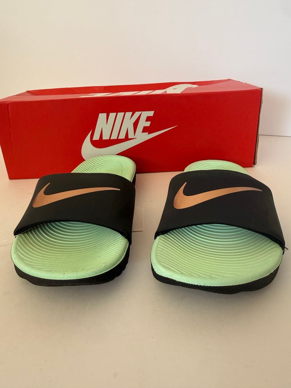 Nike Kawa Slide GS/PS Kids Size 12C Black Bronze Mint 819352-010 New NIB